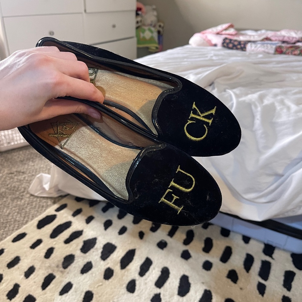 black YRU fu/ck flats